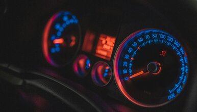 Průměrné stočení činí podle 16 % lidí jen 5000 km. Ve skutečnosti je to dvacetkrát více