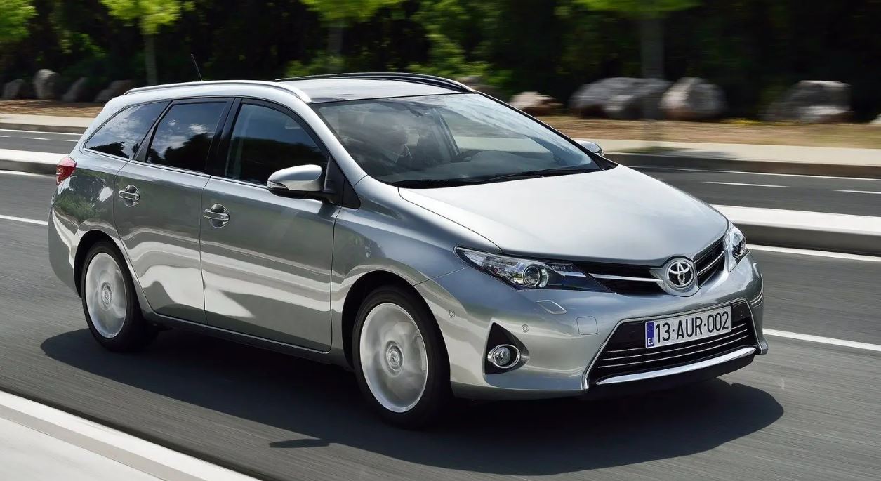 Toyota_Auris_II_Cebia